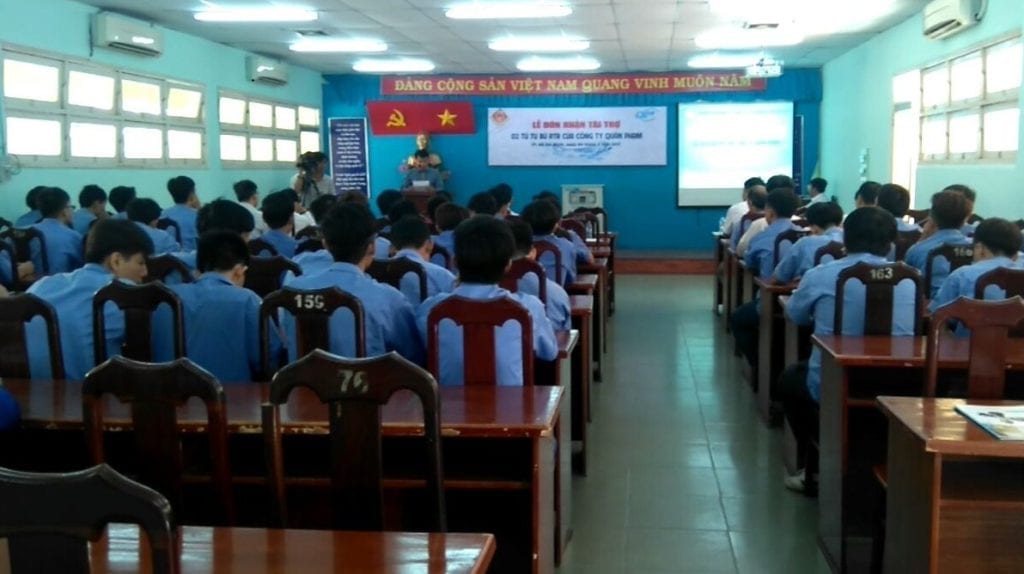 BUỔI LỄ TRAO TẶNG 02 TỦ TỤ BÙ CHO TRƯỜNG CĐ LÝ TỰ TRỌNG BUỔI LỄ TRAO TẶNG 02 TỦ TỤ BÙ CHO TRƯỜNG CĐ LÝ TỰ TRỌNG