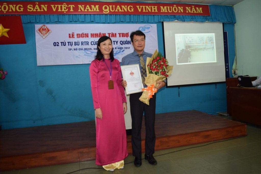 BUỔI LỄ TRAO TẶNG 02 TỦ TỤ BÙ CHO TRƯỜNG CĐ LÝ TỰ TRỌNG BUỔI LỄ TRAO TẶNG 02 TỦ TỤ BÙ CHO TRƯỜNG CĐ LÝ TỰ TRỌNG
