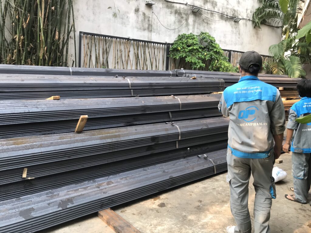 Đơn hàng 300 Tấn sắt