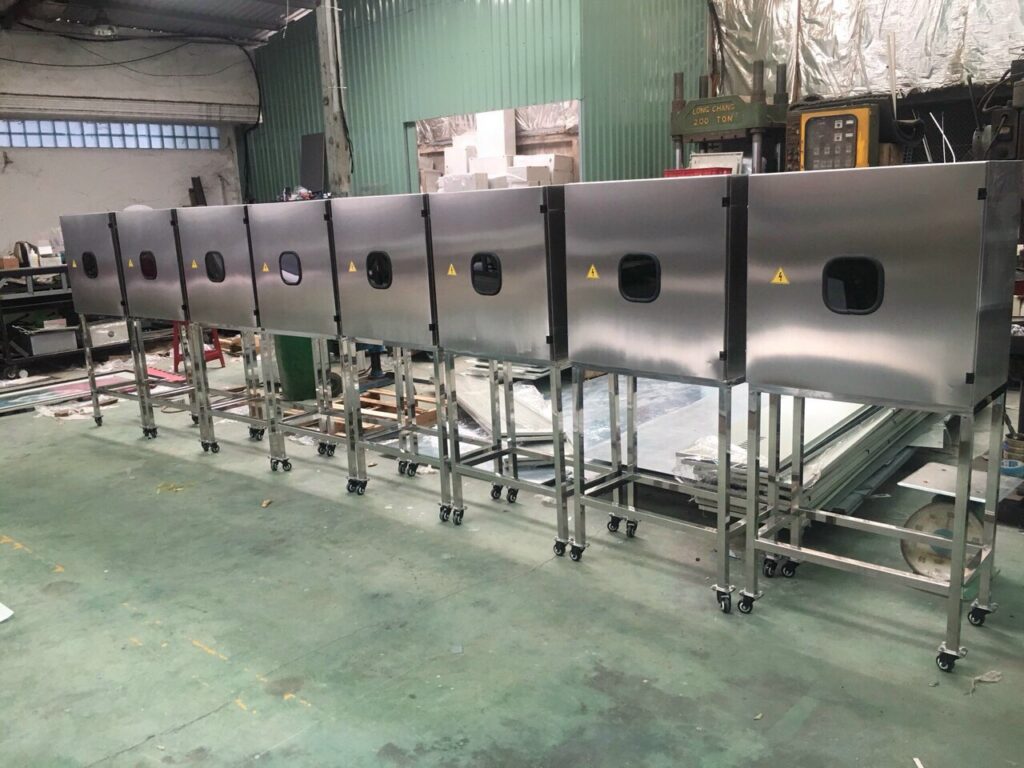 Vỏ tủ inox cỡ nhỏ có chân đế Vỏ tủ inox cỡ nhỏ có chân đế